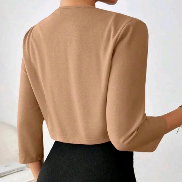 Women's Solid Color Long Sleeve Pleated Blazer - Picture 2 of 5